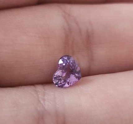 現品限り。貴重非加熱天然カラーチェンジサファイア 0.880ct