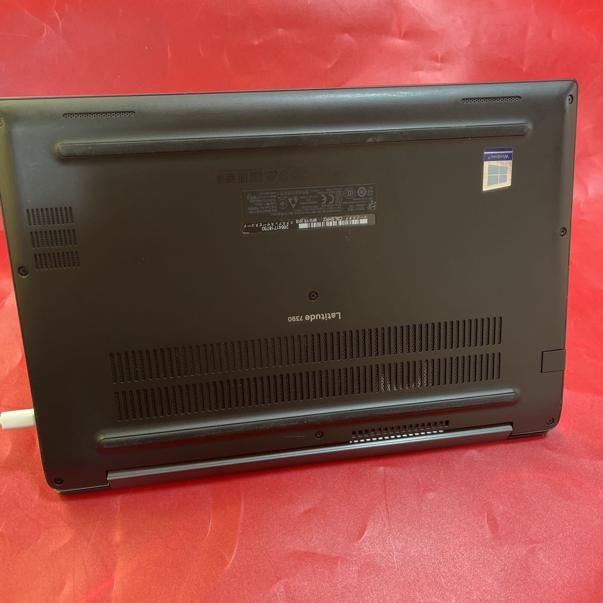 難ありSSD新品! 第8世代CPU搭載DELL Latitude 7390 Core i5 8350U