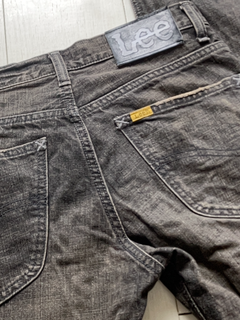 即決 W28 リー Lee 07111 ナローカット ブラックデニム 黒 NARROW CUT 綿100% 企畫生産エドウィン ユーズドヒゲ加工 ライダース