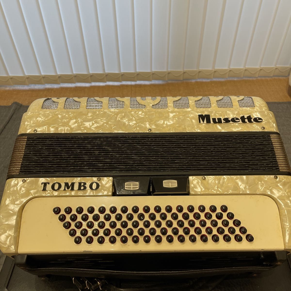 TOMBO/トンボ アコーディオン Musette ミュゼット34鍵盤 80ベース J-80C J80C 音出しOK ハードケース