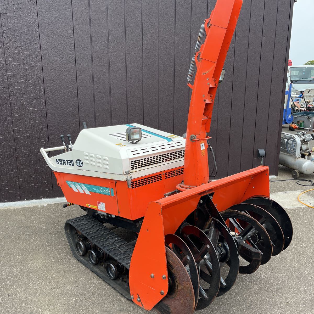 Yahoo!オークション - クボタ 除雪機 KSR120DX ディーゼル Yahoo!オークション - クボタ 除雪機 KSR120DX ディーゼル