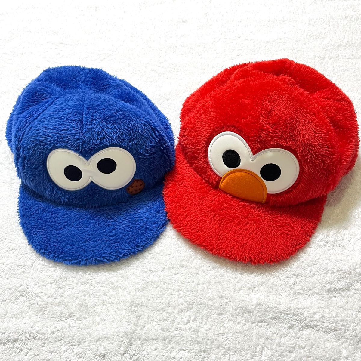 美品 一度使用のみ】USJ エルモ クッキーモンスター 帽子|PayPayフリマ USJ エルモクッキーモンスター帽子