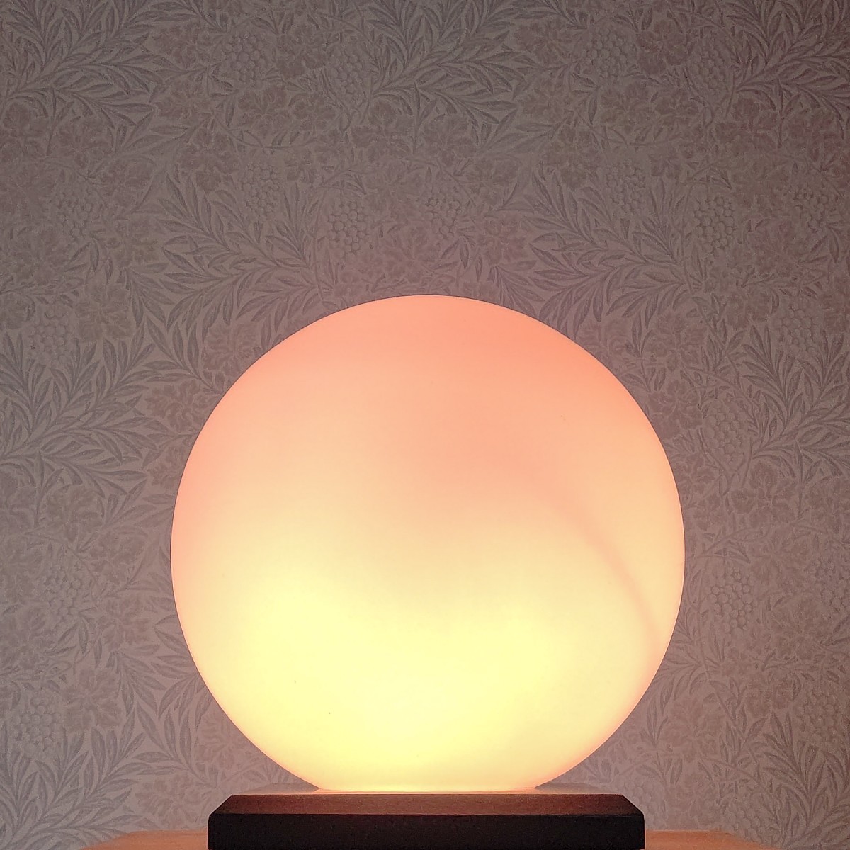 YAMAGIWA ヤマギワ 球体 ガラス 木製台座 テーブルランプ 直径 YAMAGIWA ヤマギワ 球体 ガラス 木製台座 テーブルランプ 直径