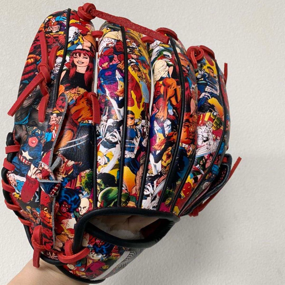 一点物!限定品!】軟式グローブ アベンジャーズ-