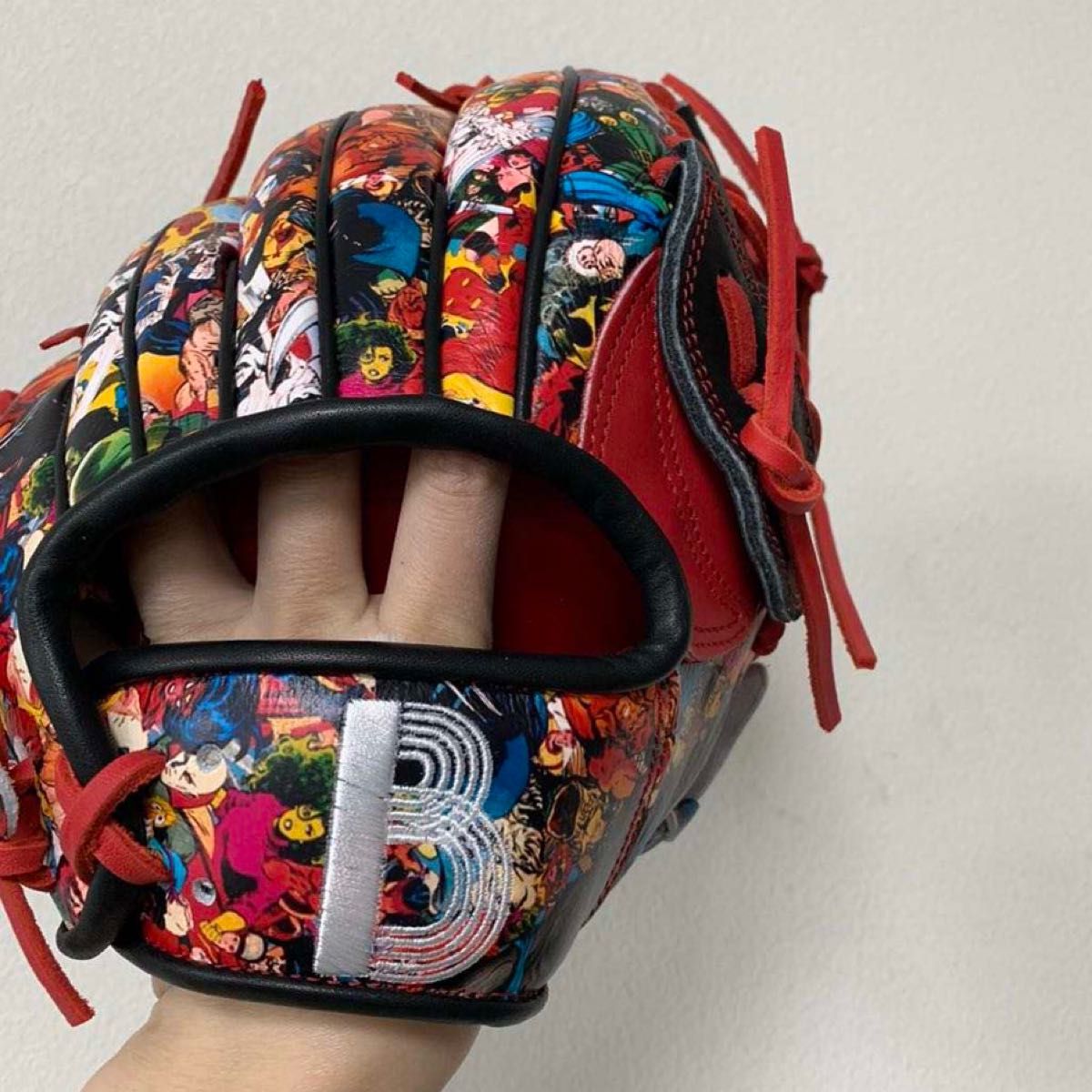 一点物!限定品!】軟式グローブ アベンジャーズ-