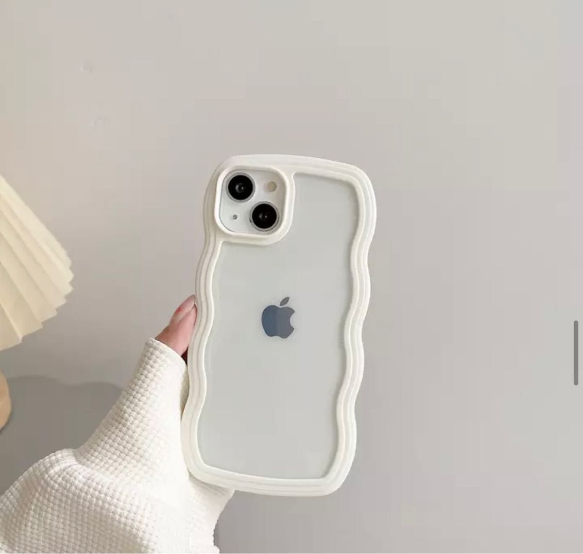 【訳あり価格】iPhone12pro ホワイト　白　ケース　ウェーブ うねうね　韓国　iPhoneケース　スマホケース