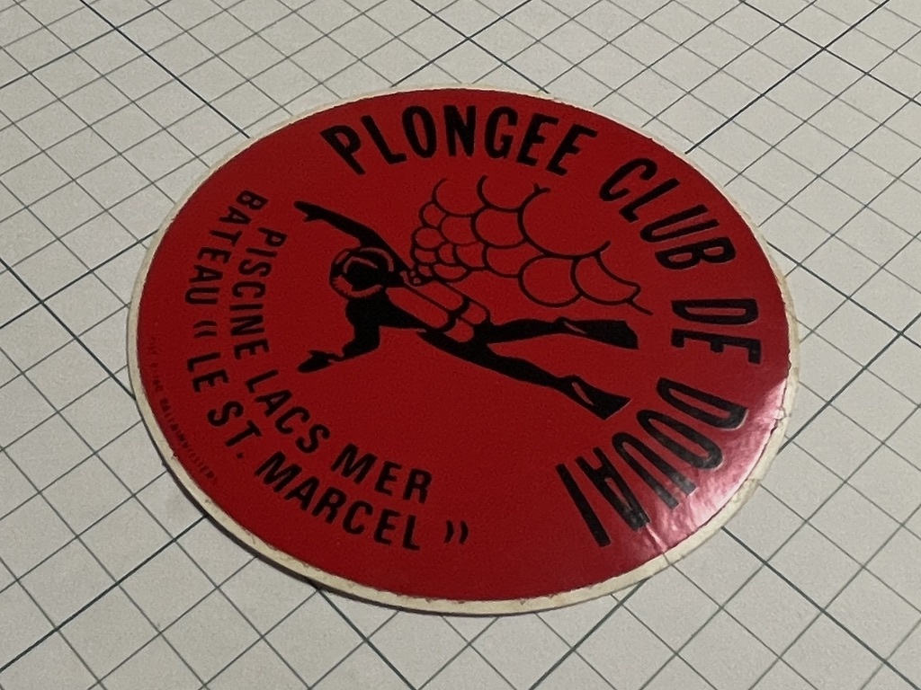 フランス 古いステッカー：PLONGEE CLUB DE DOUAI 潜水 スキューバ ダイビング ヨーロッパ ビンテージ カスタム +Aa_画像2