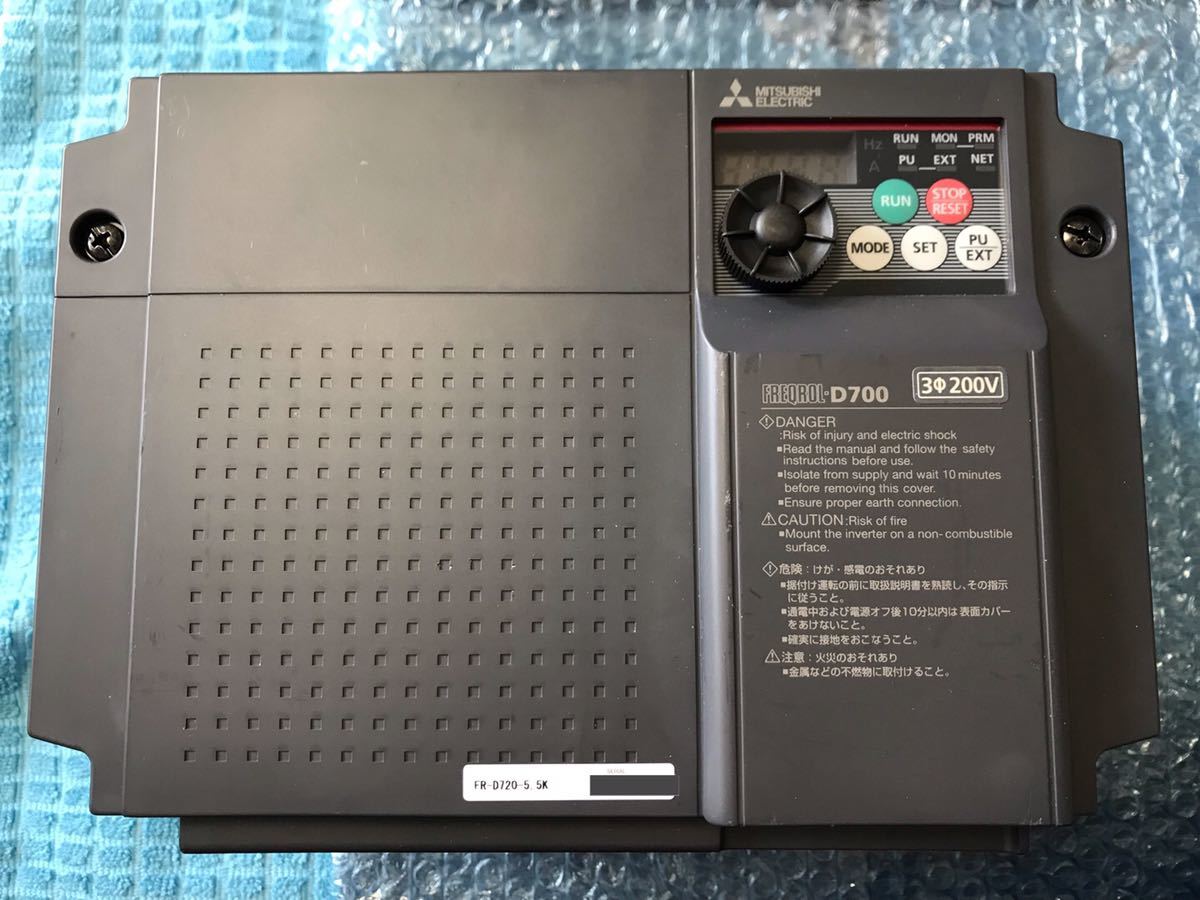 未使用品】三菱 インバータ FREQROL-F700PJ FR-D720-5.5K 未使用品
