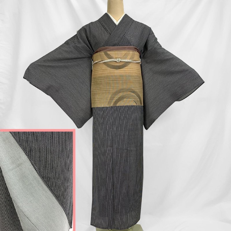 〇きものマーチ〇夏物 小紋 絽 縞 モノクロ 居敷当て付き〇美品