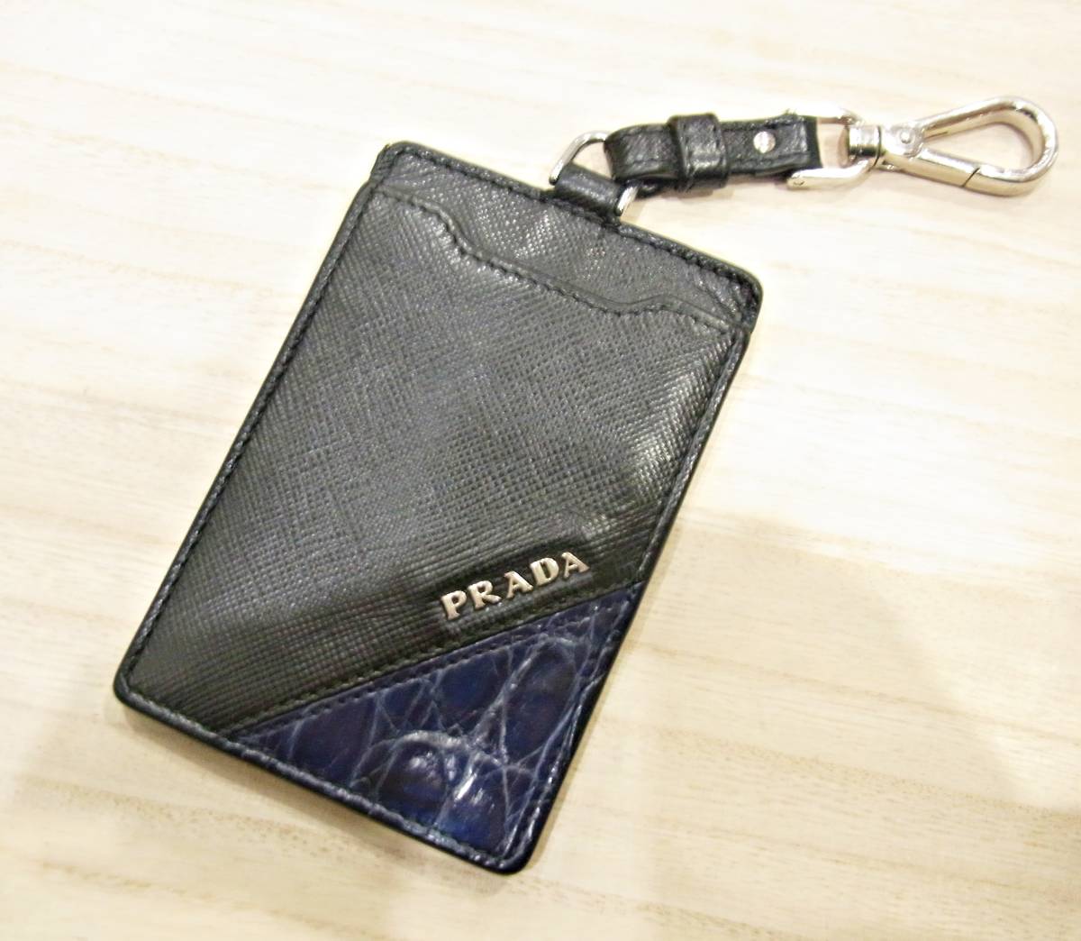 △【美品】☆PRADA☆定期入れ☆カードケース☆プラダ☆牛革☆ワニ革☆管32951470_画像1