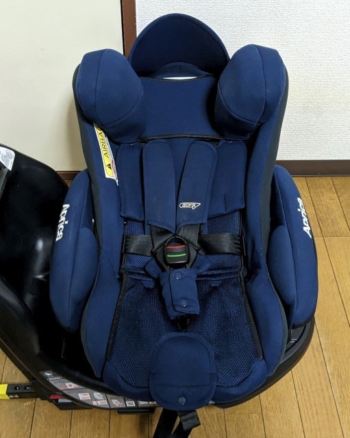 送料無料 洗濯済 アップリカ ディアターン プラス ISOFIX AB ネイビー チャイルドシート アイソフィックス フラディアグロウ 付属品完備