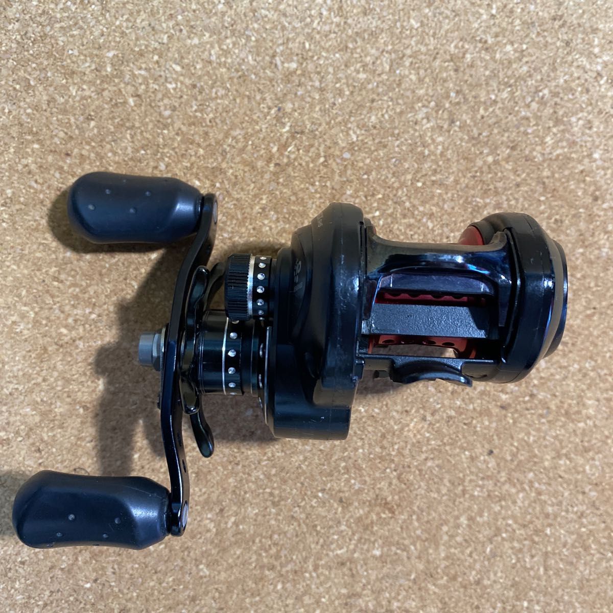 Abu Garcia アンバサダー レボ MGX-SHS-L 左巻きのベイトリール Abu Garcia アンバサダー レボ MGX-SHS-L 左巻きのベイトリール