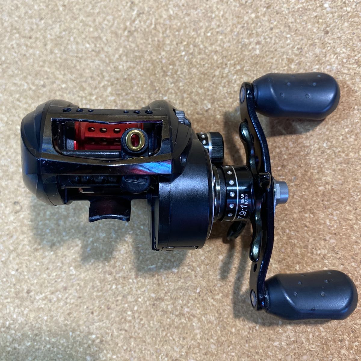 Abu Garcia アンバサダー レボ MGX-SHS-L 左巻きのベイトリール Abu Garcia アンバサダー レボ MGX-SHS-L 左巻きのベイトリール