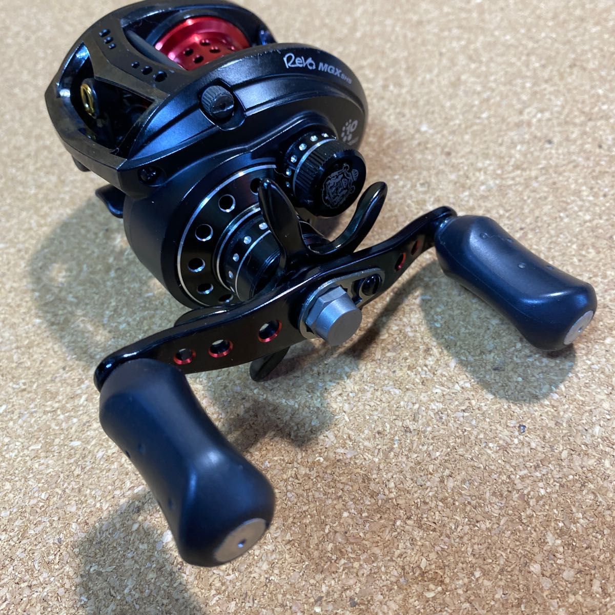 Abu Garcia アンバサダー レボ MGX-SHS-L 左巻きのベイトリール Abu Garcia アンバサダー レボ MGX-SHS-L 左巻きのベイトリール