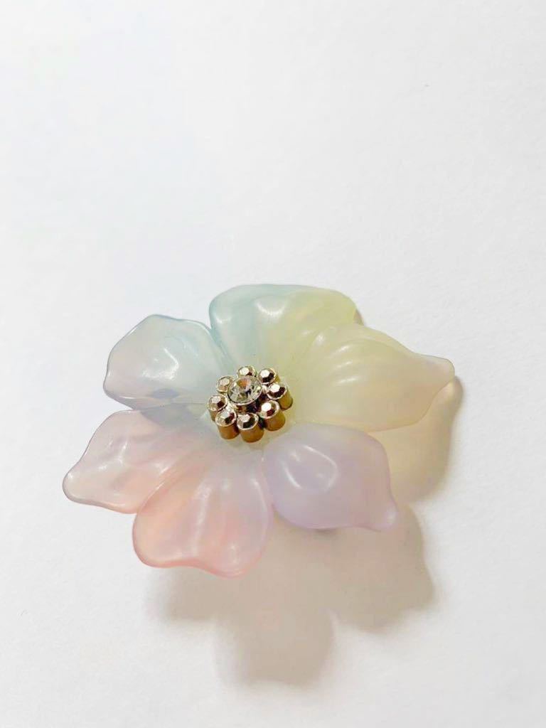 美品 お花ブローチ - 通販 - toptelha.net.br