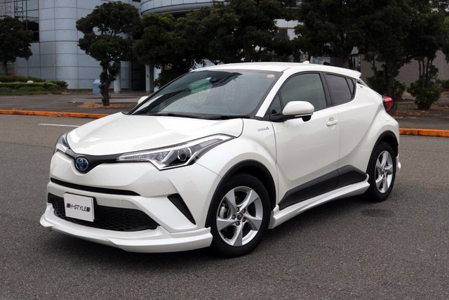 h-style　【送料込み】　C-HR　フロントスポイラー　ZYX10/NGX50　（塗装込）　　　　　_画像5