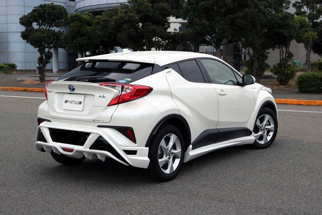 h-style　【送料込み】　C-HR　リヤスカート　ZYX10/NGX50　（塗装込）　　　　　_画像5