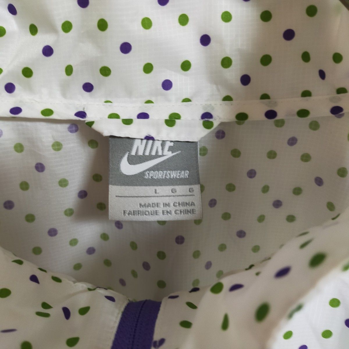 NIKE】ドット柄ウィンドブレーカー 薄手 水玉 ジップアップ NIKE】ドット柄ウィンドブレーカー 薄手 水玉 ジップアップ