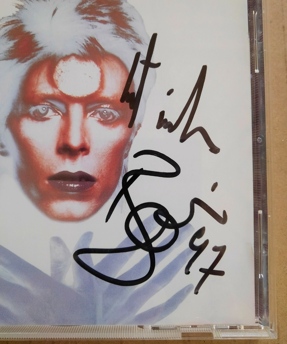 David Bowie デヴィッドボウイ 直筆サイン入りCD ※オマケ付き valldev.com