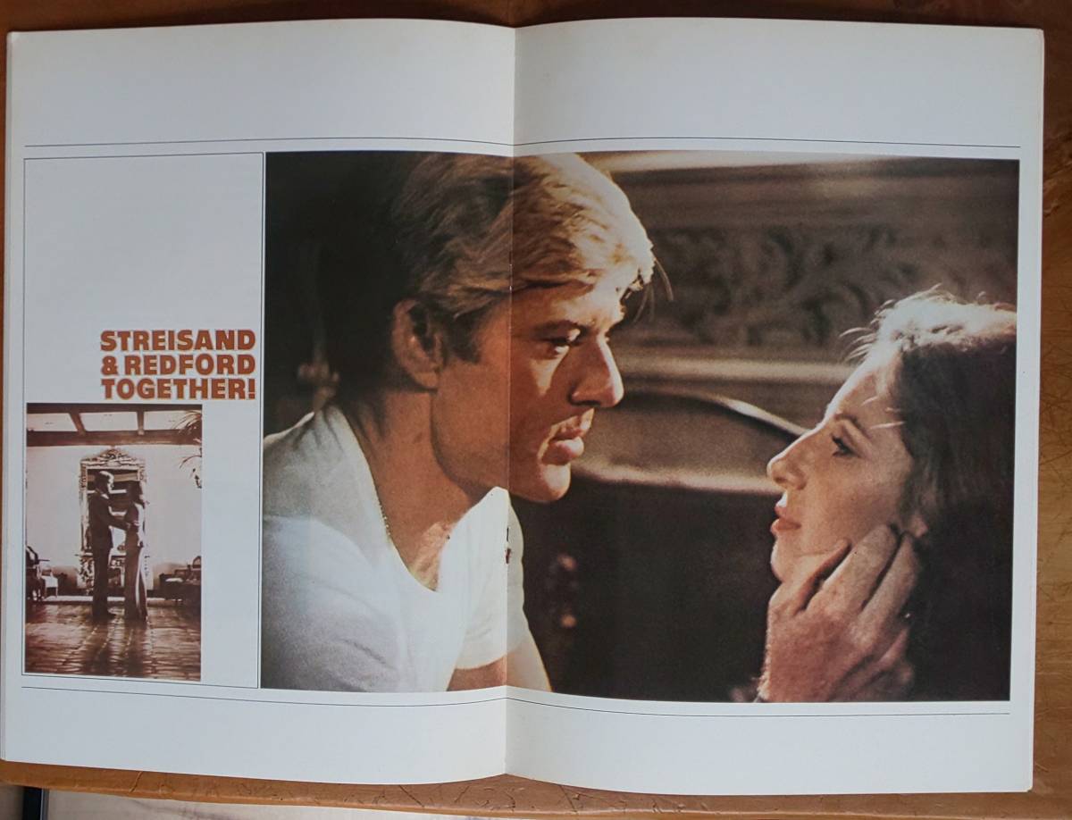 映画パンフ Brochure ロバート・レッドフォード R.Redford 「 追憶 」「 愛と哀しみの果て 」バーブラ・ストライサンド メリル・ストリープ_パンフ 見開き