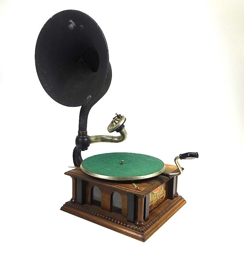 緑屋ss■ VICTROLA 蓄音機 ラッパ付き 盤の回転確認済み アンティーク レトロ i2s/4-283/13-a#140