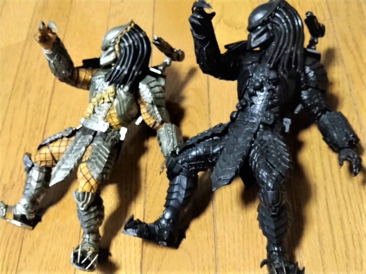 * Predator real figure normal + black 2 piece set AVP Alien vs. Predator movie Cara goods *