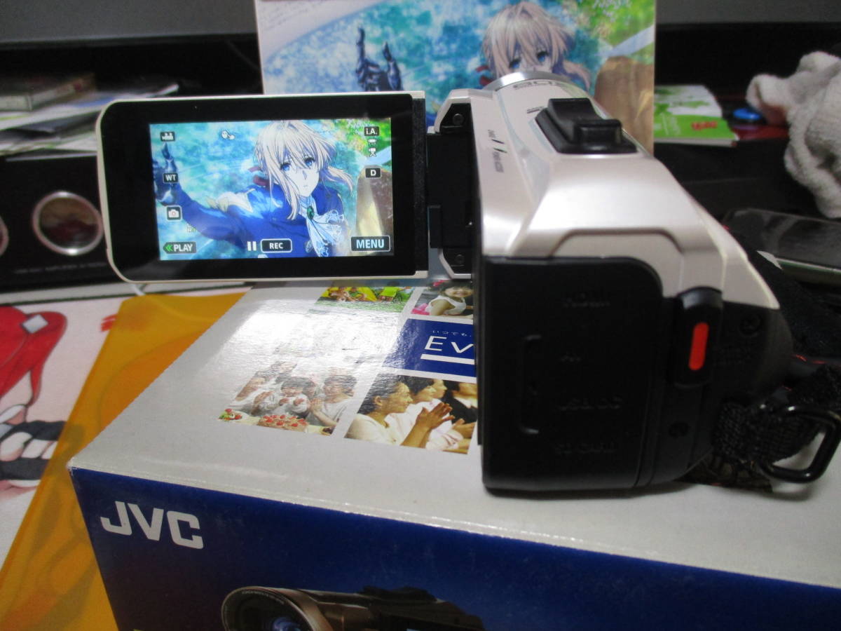 美品 中古 JVCケンウッド ジェイブイシーケンウッド GZ-F200-W Everio