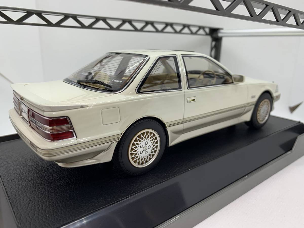 Hobby Japan 1/18 トヨタ ソアラ Toyota Soarer 3.0 GT Limited MZ21 Air-Suspention 1988 Crystal White Toning Ⅱ 9014 J01-01-016の画像4