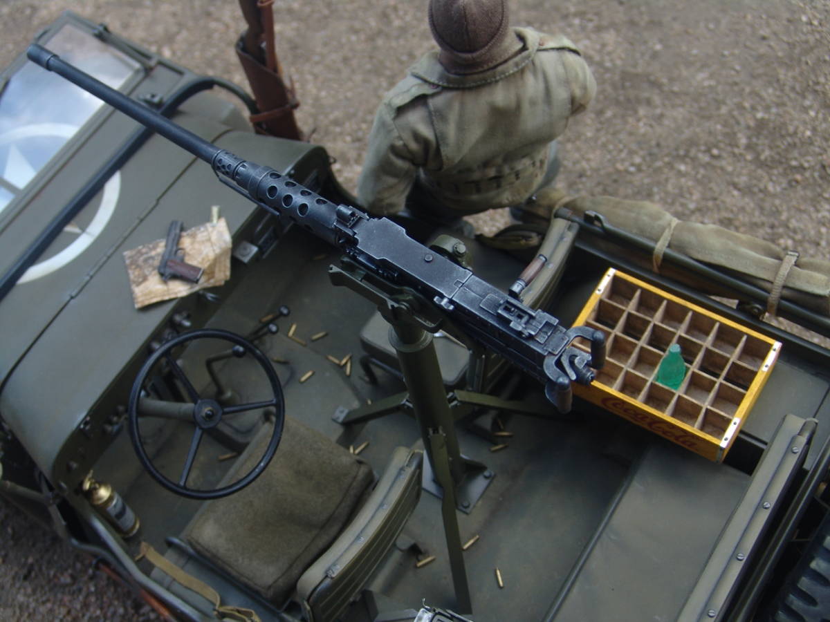 1/6 scale : plastic model final product :WWII America army Willis MB Jeep 50 calibre machine gun installing type ( used junk )