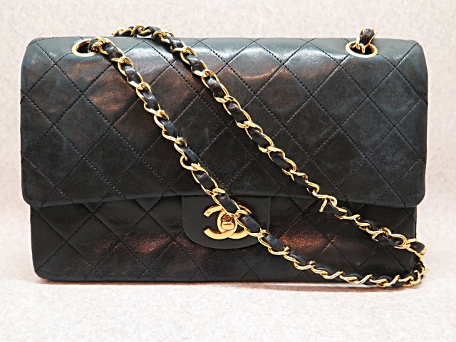 ファッションの Wフラップ ラムスキン マトラッセ 【シャネル】CHANEL