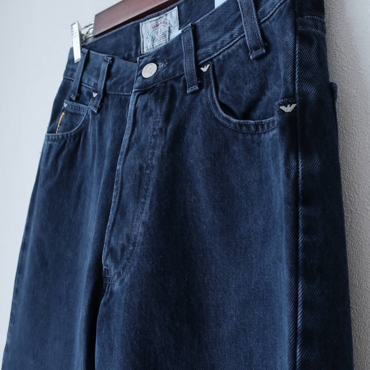 新品タグ付き ARMANI JEANS アルマーニ イタリア製 J14 ジーンズ 美シルエット テーパード パンツ メンズ デニム インディゴ W29 Sサイズ