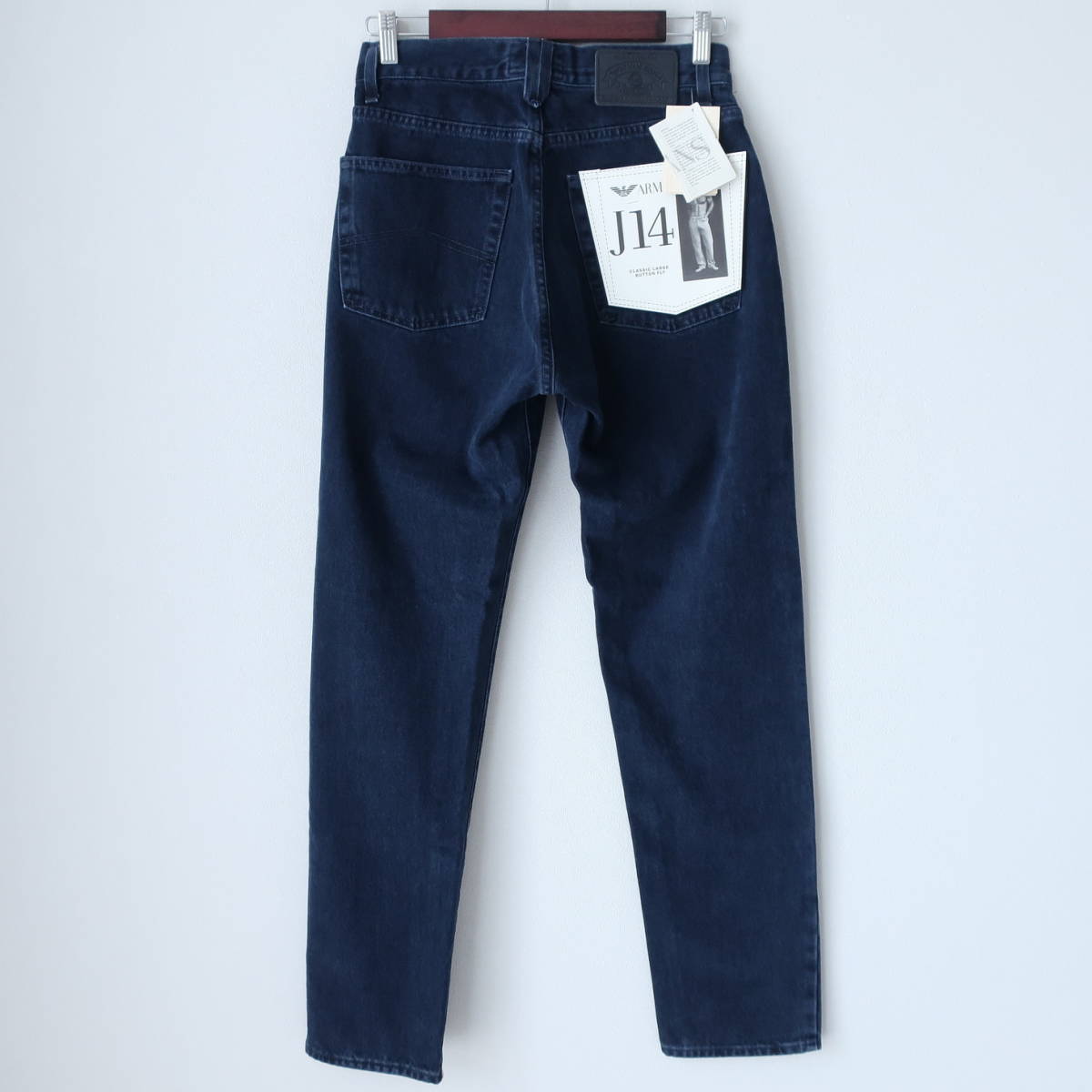 新品タグ付き ARMANI JEANS アルマーニ イタリア製 J14 ジーンズ 美シルエット テーパード パンツ メンズ デニム インディゴ W29 Sサイズ