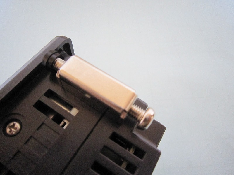 Keyence キーエンス タッチパネル 取付金具4個セット 1穴タイプ Keyence キーエンス タッチパネル 取付金具4個セット 1穴タイプ