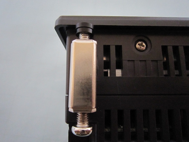 Keyence キーエンス タッチパネル 取付金具4個セット 1穴タイプ Keyence キーエンス タッチパネル 取付金具4個セット 1穴タイプ
