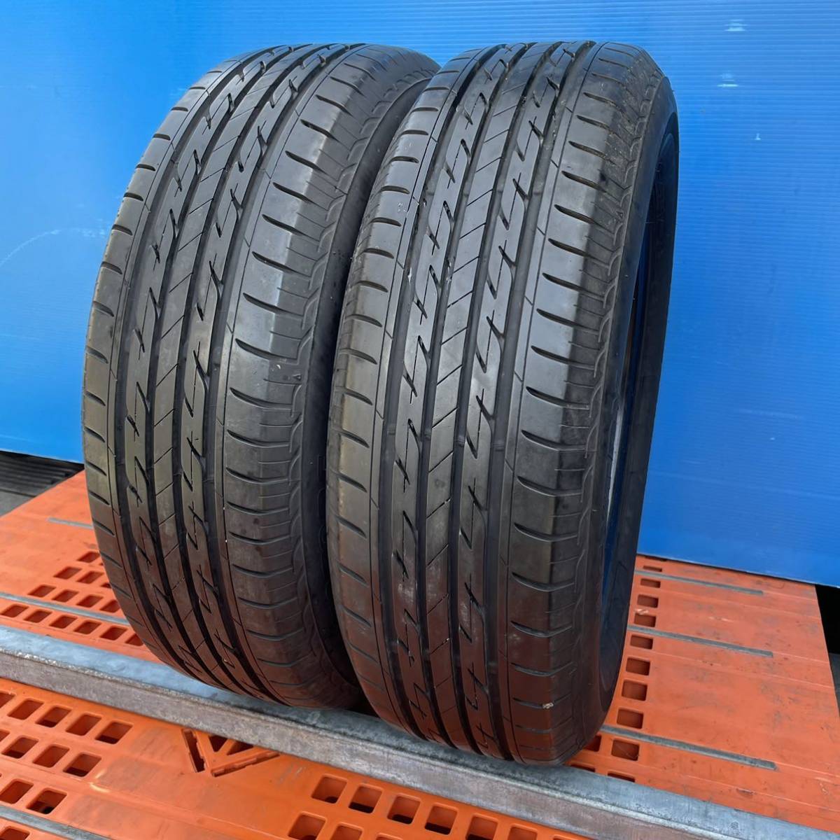 185/65R15 ブリヂストンNEXTRY 185/65/15 サマータイヤ 2本 2020年製造の画像1