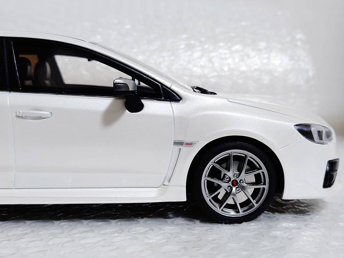  выставленный товар + ограниченное количество товар Kyosho samurai 1/18 Subaru WRX STI Type S White KSR18007W Subaru белый 