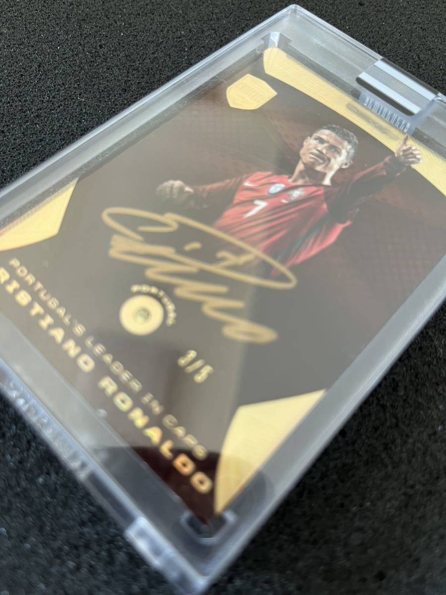 2018 Panini eminence Cristiano RONALDO auto /5 Gold auto 2018 Panini eminence Cristiano RONALDO auto /5 Gold auto