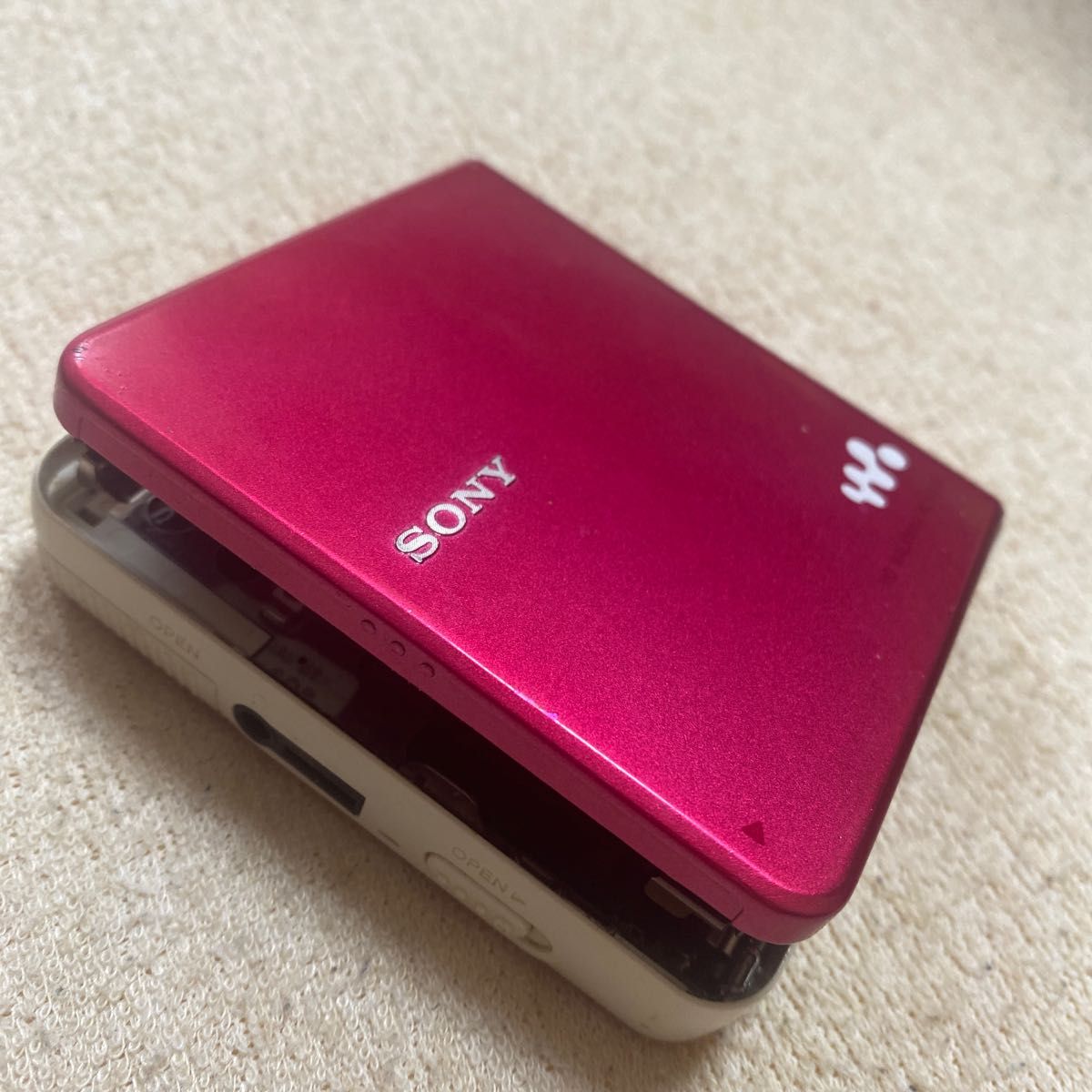 ジャンク品】MDウォークマン SONY ピンク色-