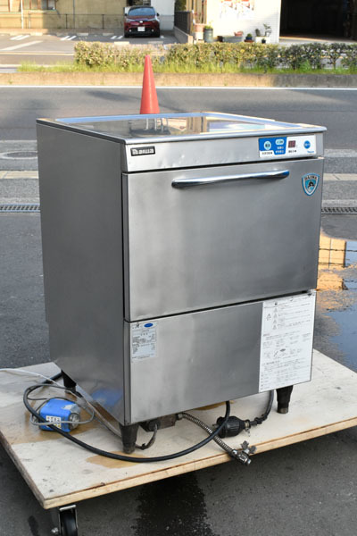 IC08 2015年製 大和冷機 ダイワ 業務用 食器洗浄機 DDW-UE4(03-60) 食洗機 三相 200V 60Hz専用 厨房機器 台下 テーブル形