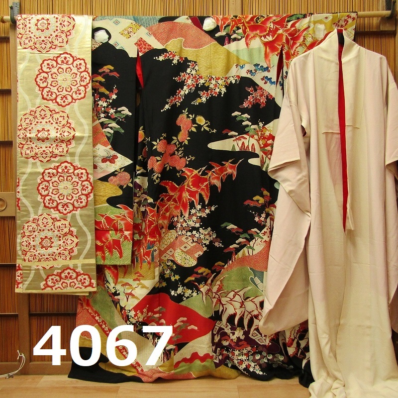 TA-4067　アンティーク　振袖・じゅばん・丸帯セット　旧家蔵出し品/刺繍・ふき綿入