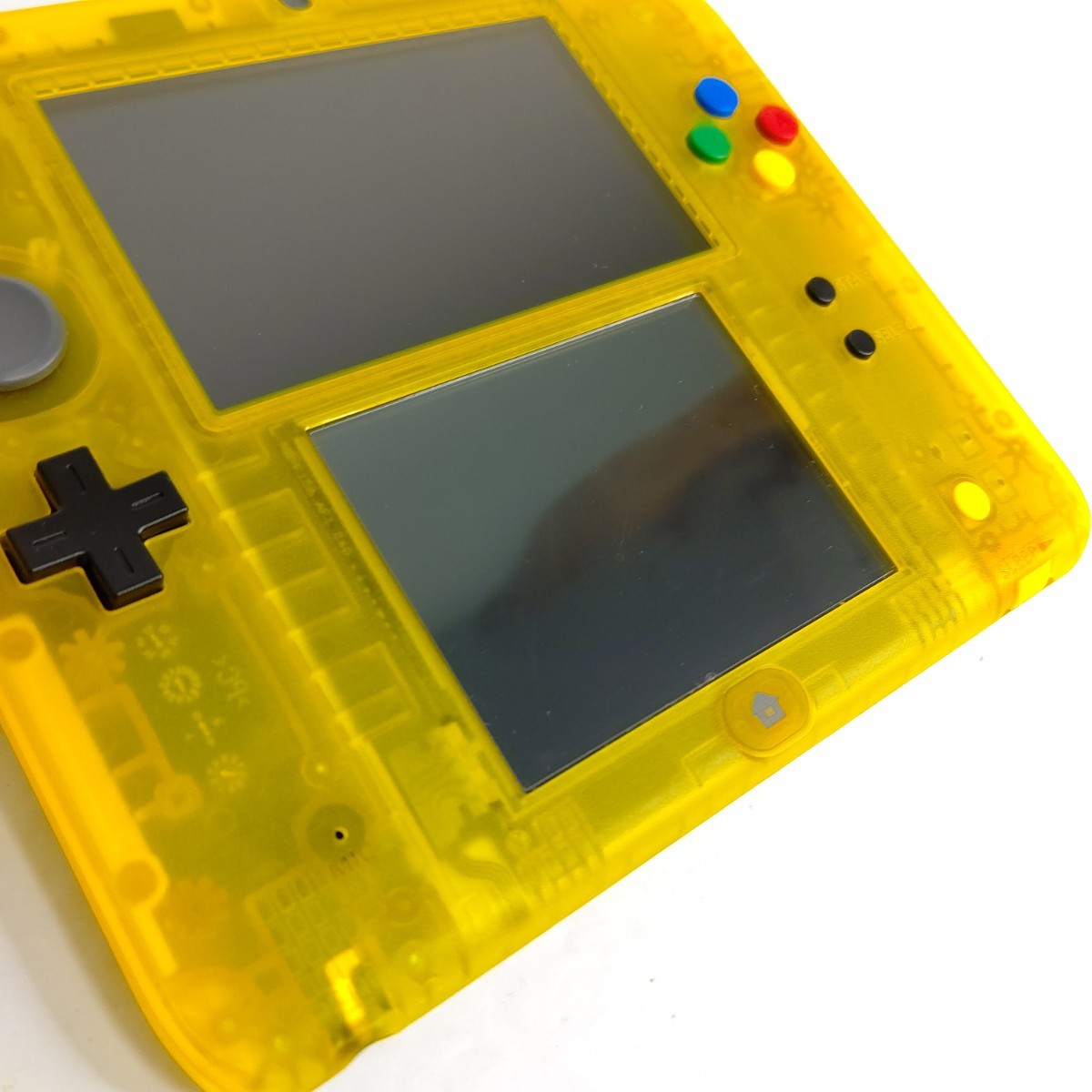 ニンテンドー2DS ポケットモンスター ピカチュウ　クリアイエロー　極美品