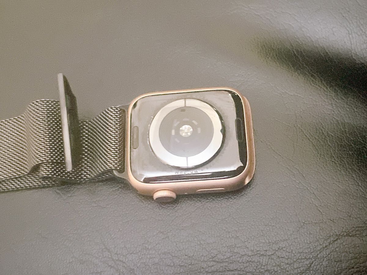 Apple Watch Series 4 Apple純正マグネットベルト 1