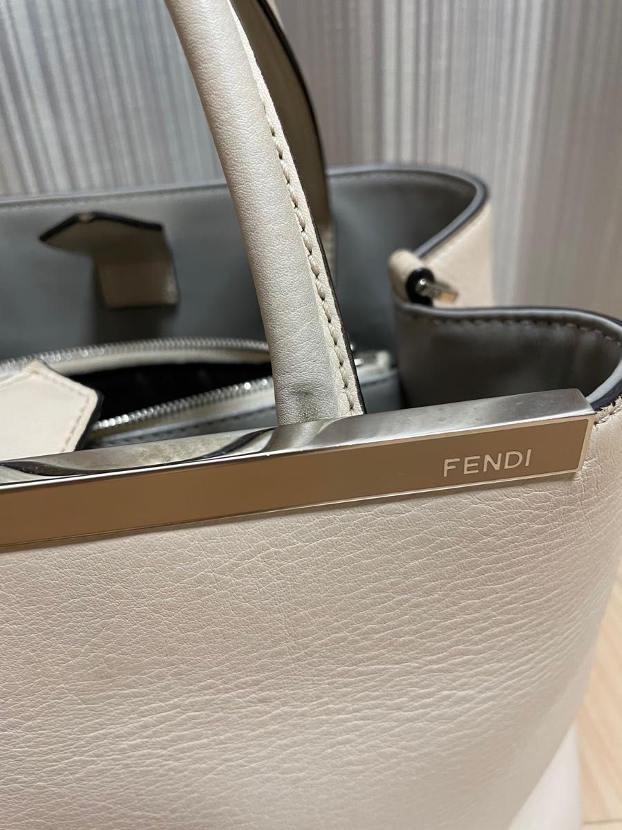 GW限定値下げ!FENDI 2JOURS CAMELIA+ICE+PALLADIUM トゥージュール