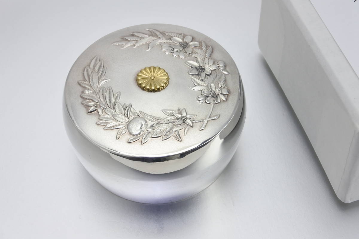 上皇陛下御下賜品 平成御即位記念ボンボニエール『棗形鳳凰文 上皇陛下御下賜品 平成御即位記念ボンボニエール『棗形鳳凰文