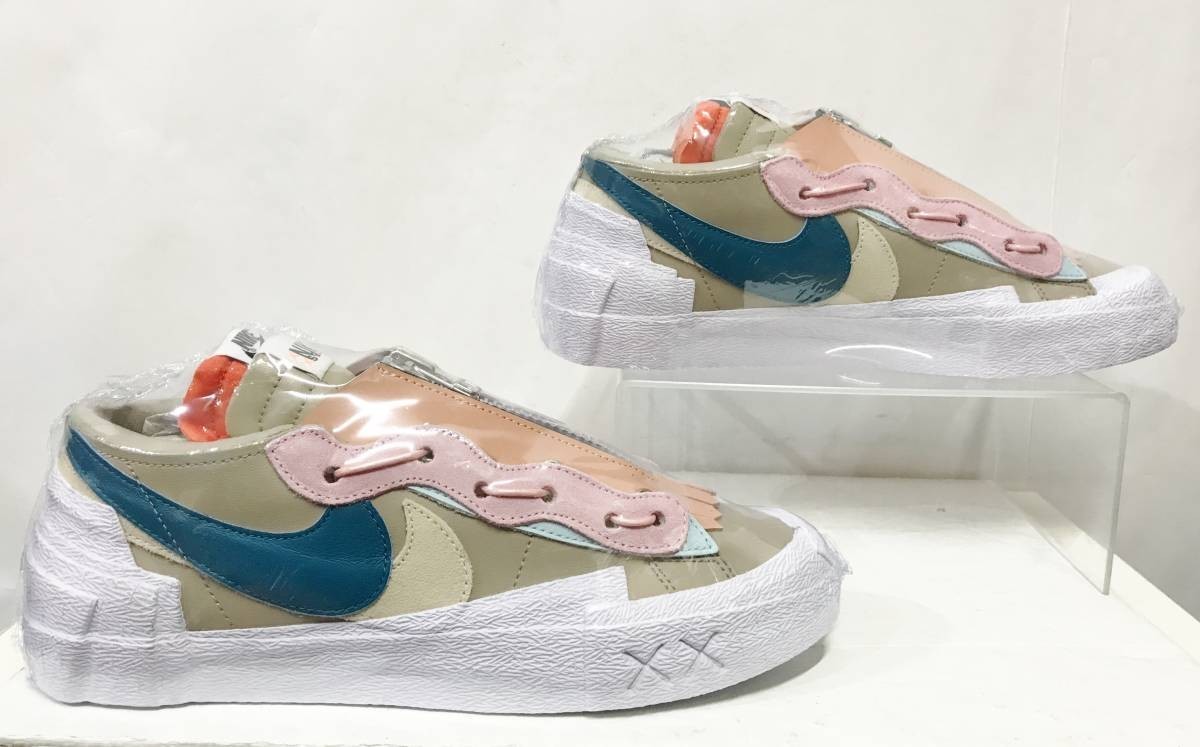 US10/28cm 新品同様 KAWS × sacai × NIKE Blazer Low Reed カウズ サカイ ナイキ ブレザー ロー スニーカー 靴 DM7901-200の画像4