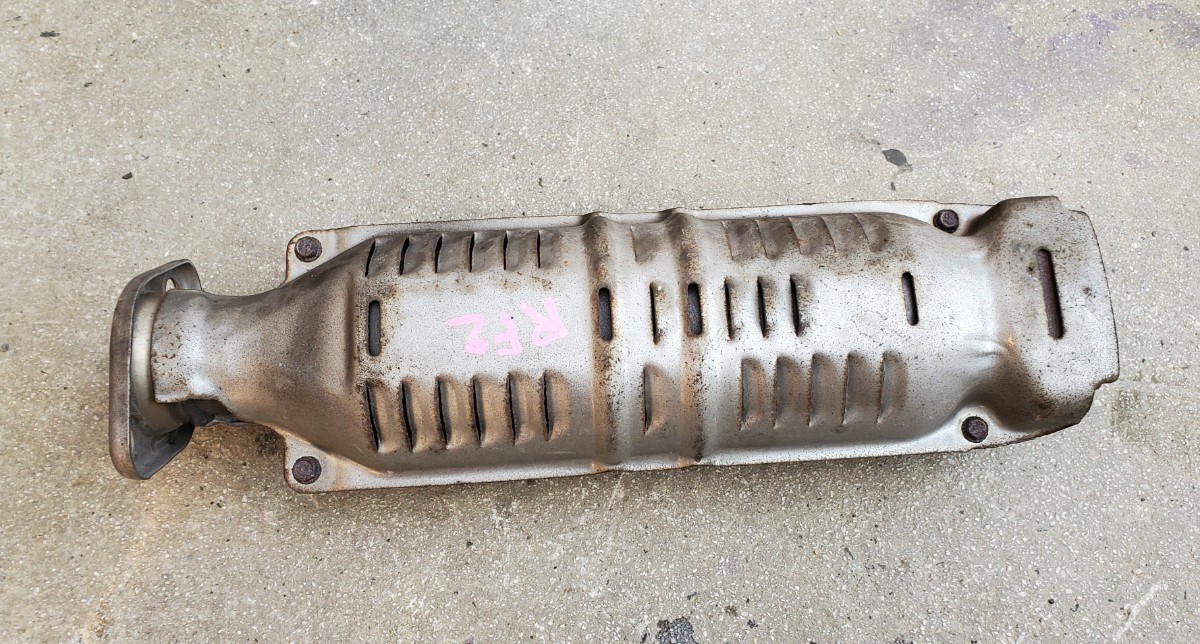 ホンダステップワゴン 触媒 RF2-