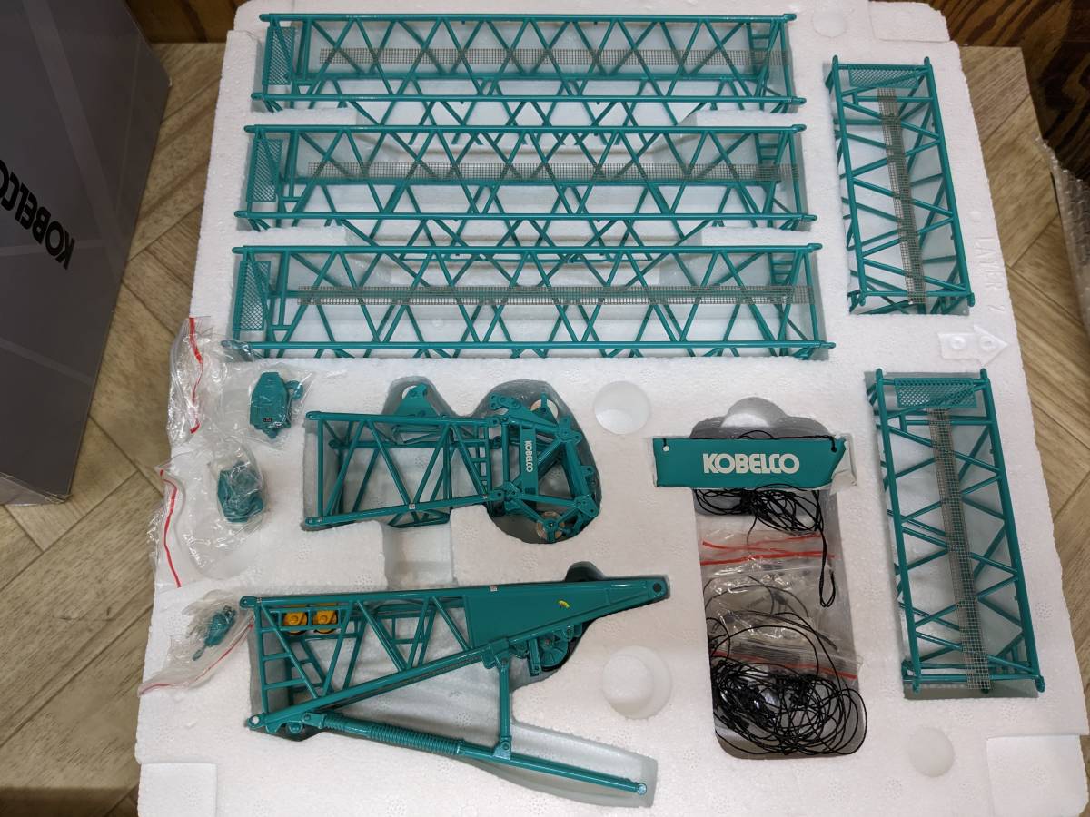 美品 KOBELCO コベルコ 1/50 クローラクレーン CKE2500G 現状渡し