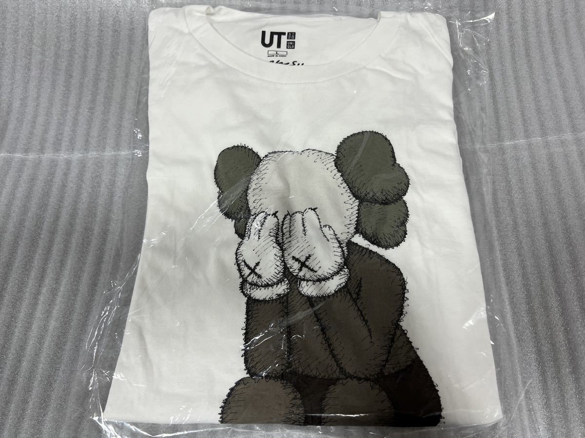 Kaws　uniqlo　スウェット白XL　黒L　２着セット　コラボ商品