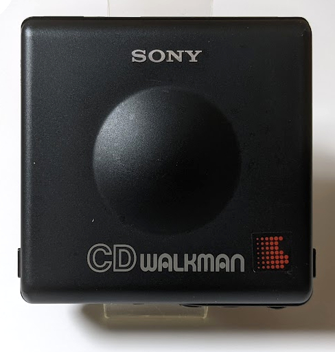 SONY ソニー D-82 CDプレーヤー WALKMAN ウォークマン 8cm 8センチ 