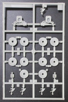 ジャンク ★ GUNZE　1/35　PANZERKAMPFWAGEN Ⅳ Ausf.G　e 部品（ 転輪 / サスペンション ）②★ Ⅳ号戦車 G型（ Sd Kfz 161/1 ）MV5 G-735_画像4